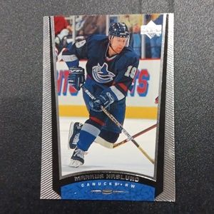 I have a collection of hockey cards,variety